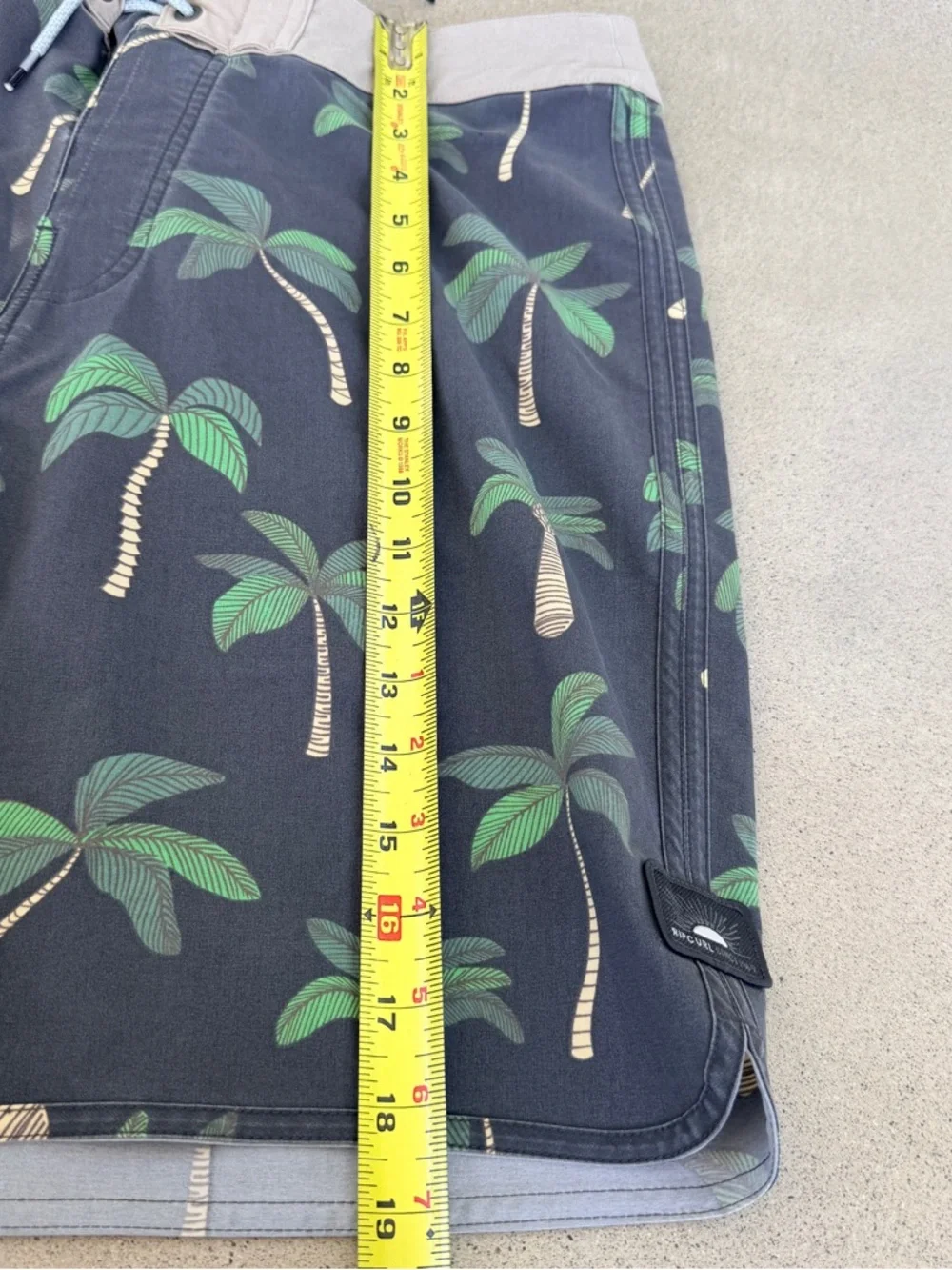 Rip Curl Mirage Men’s Sz 32 Board Shorts Swim Trunks Gray Palm Trees 🌴